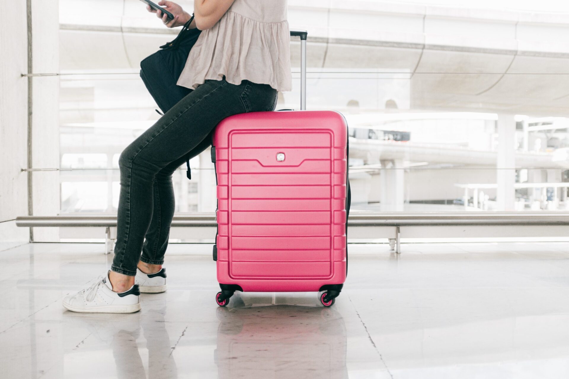packing your suitcase to travel ergonomically