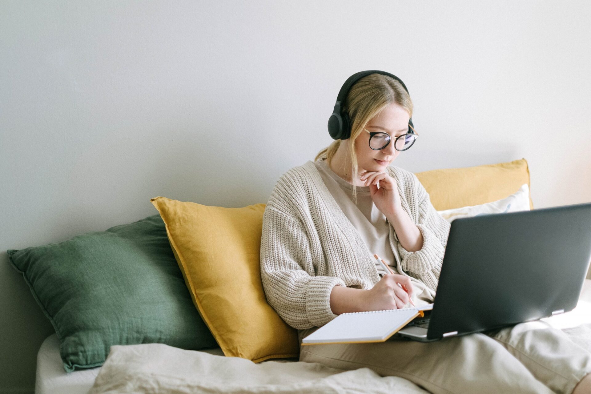 working from bed isn't a bad idea