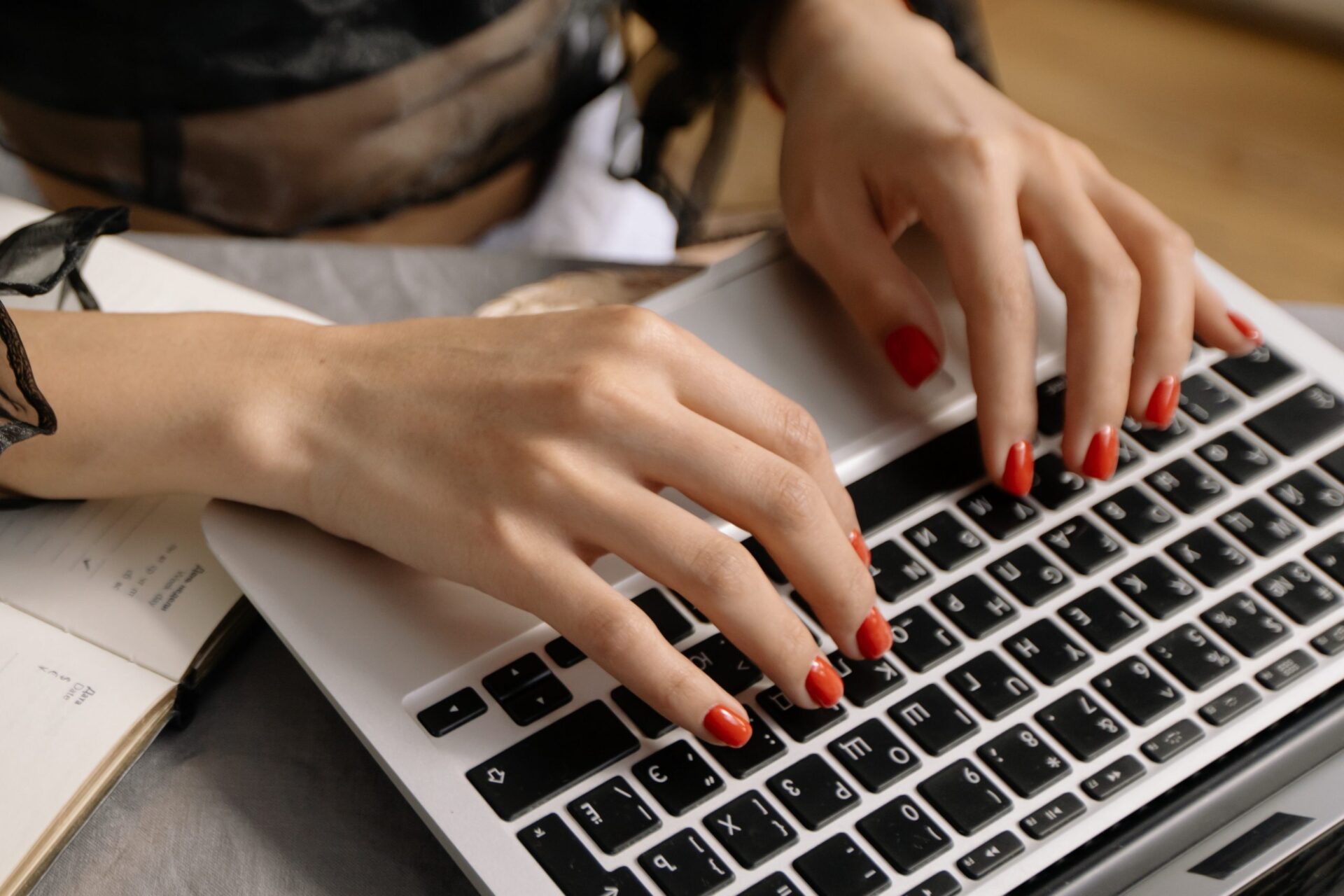 How Can You Avoid Wrist Pain from Typing?