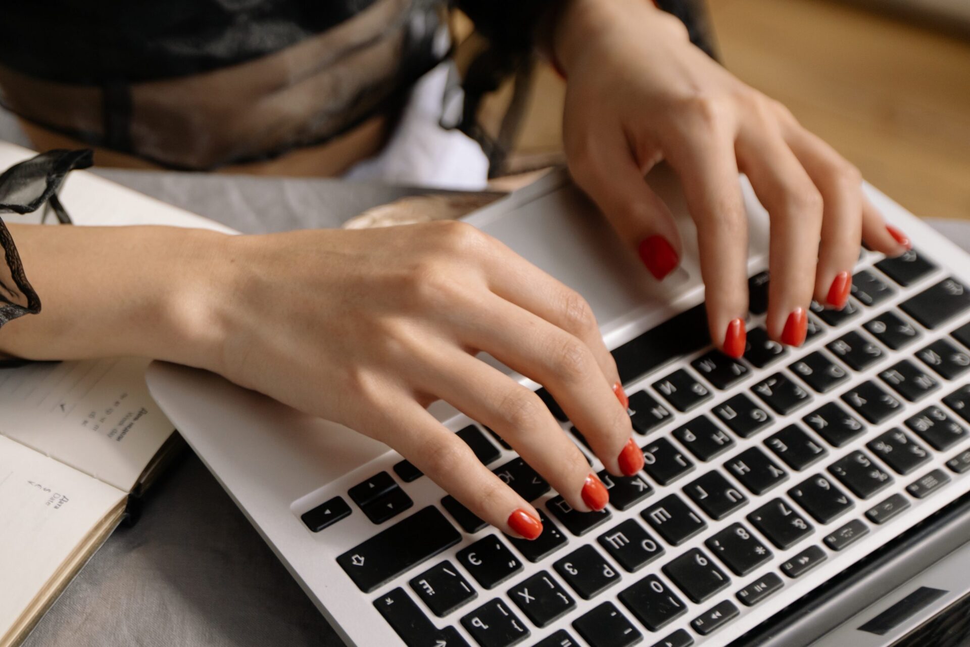 right typing technique to avoid wrist pain