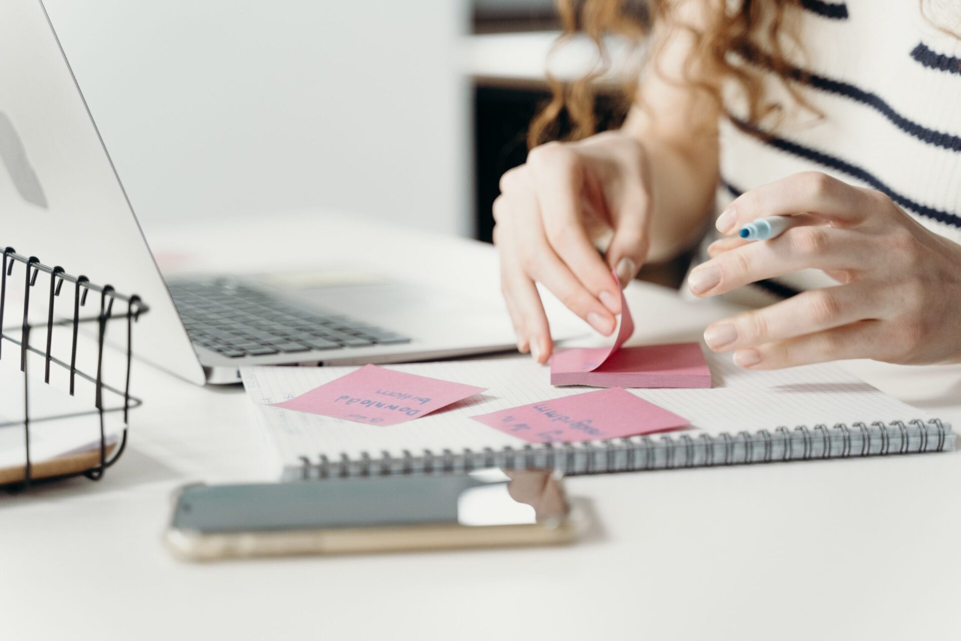 note taking using post-it notes