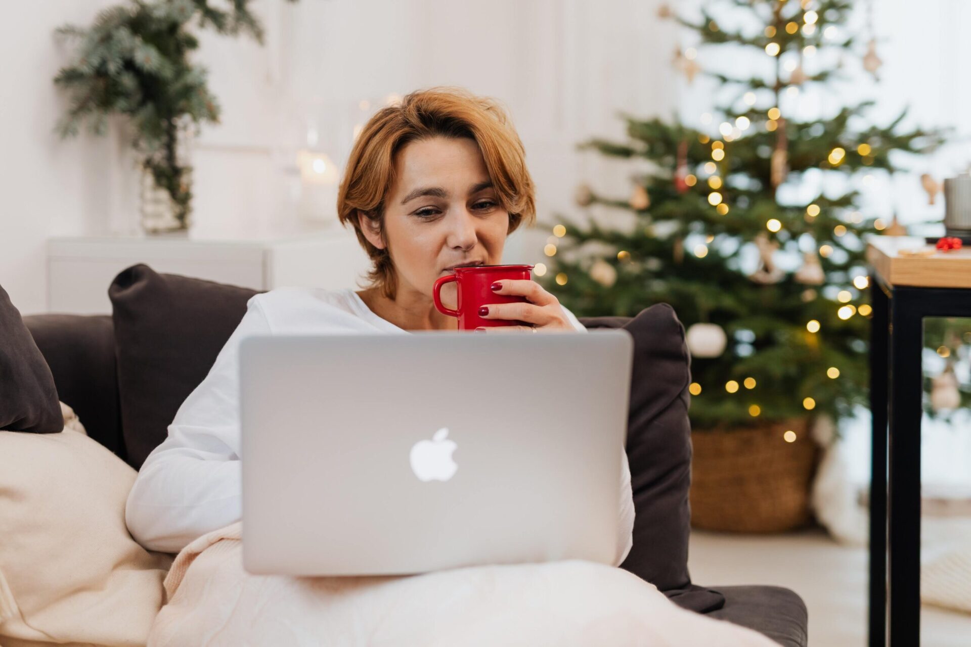 5 Tips to Stay Focused at Work Through the Holidays