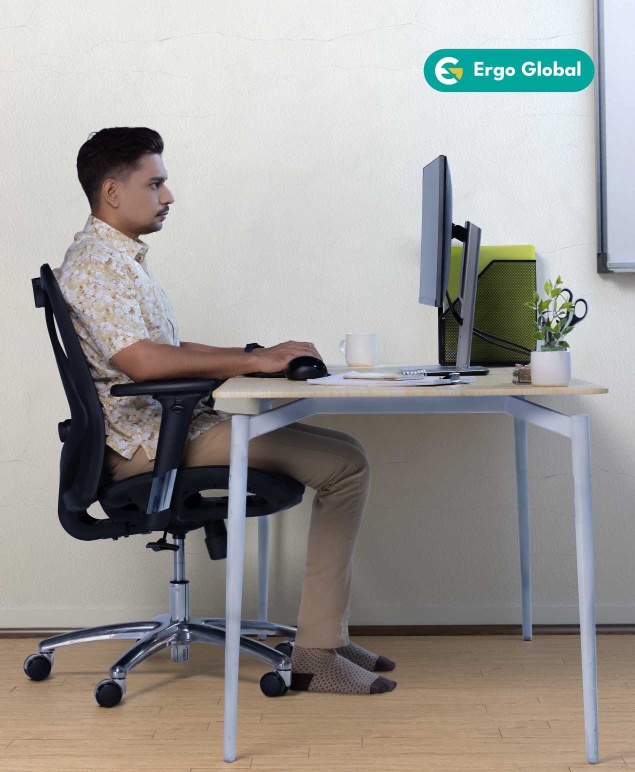 Perfect ergonomic posture and sertup at work