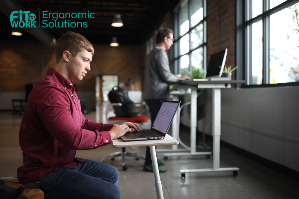 an ergonomic workplace uses ergonomic equipment