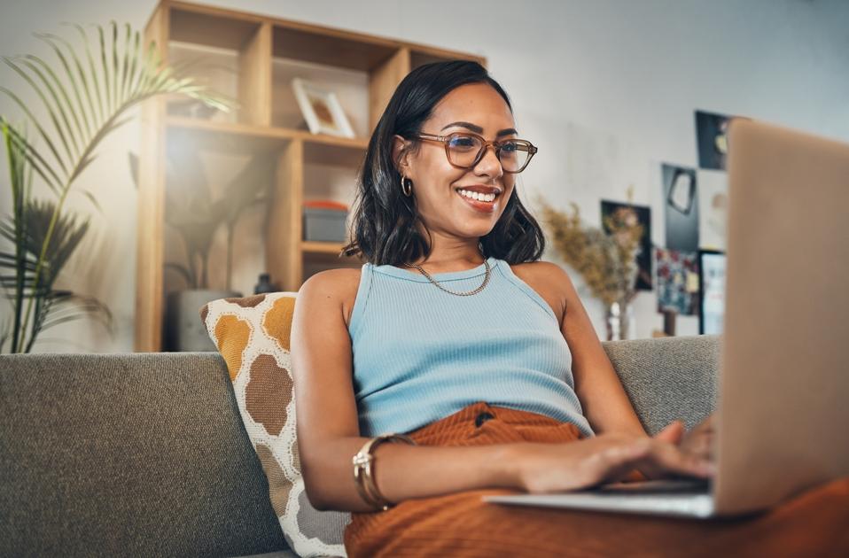 A Mexican woman working remotely from home